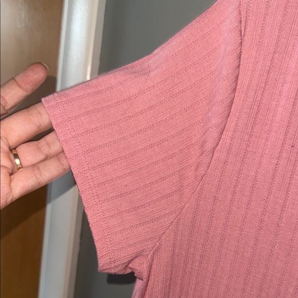 Pink Rose Ribbed V-Neck Top - Picture 3 of 4